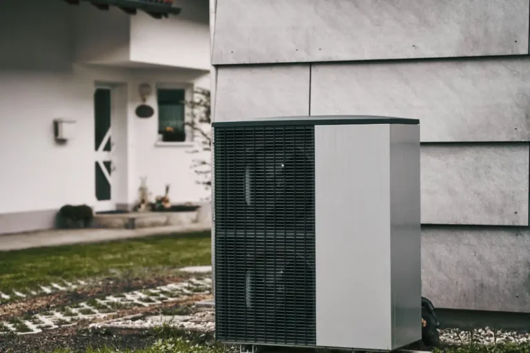 Przydomowa pompa ciepła wykonana przez Staleo Energy.