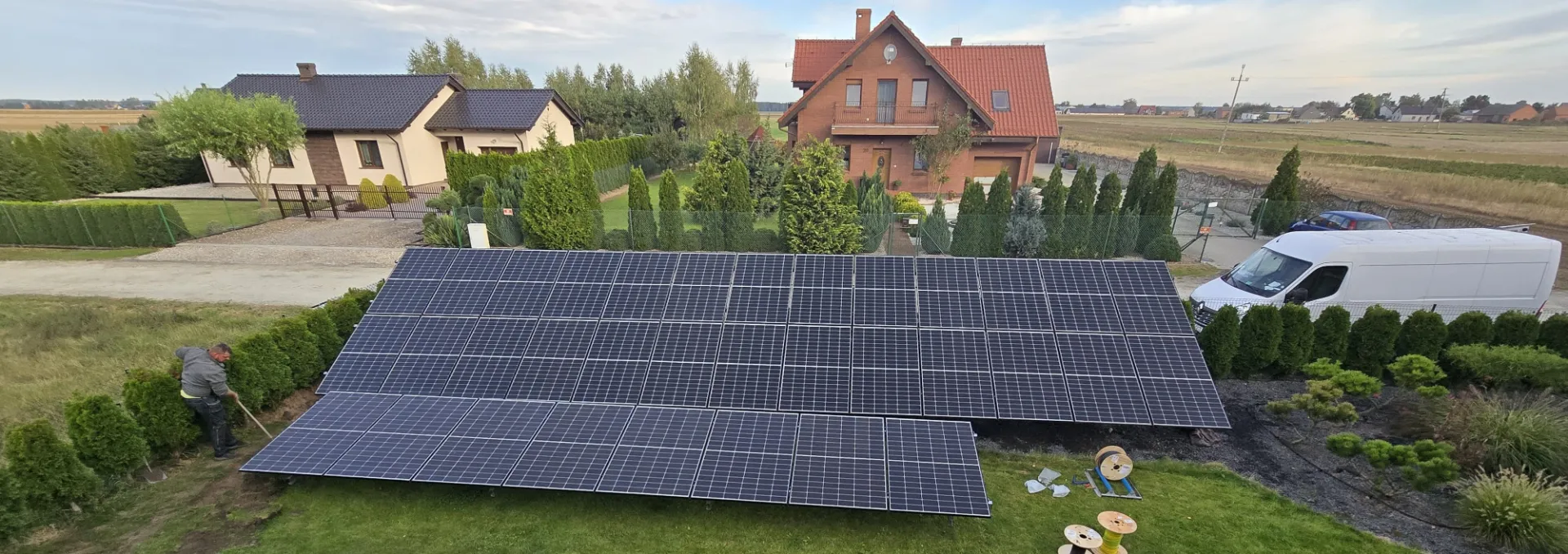 Fotowoltaika w ogrodzie. Instalacja fotowoltaiczna - realizacje staleo energy nr 1