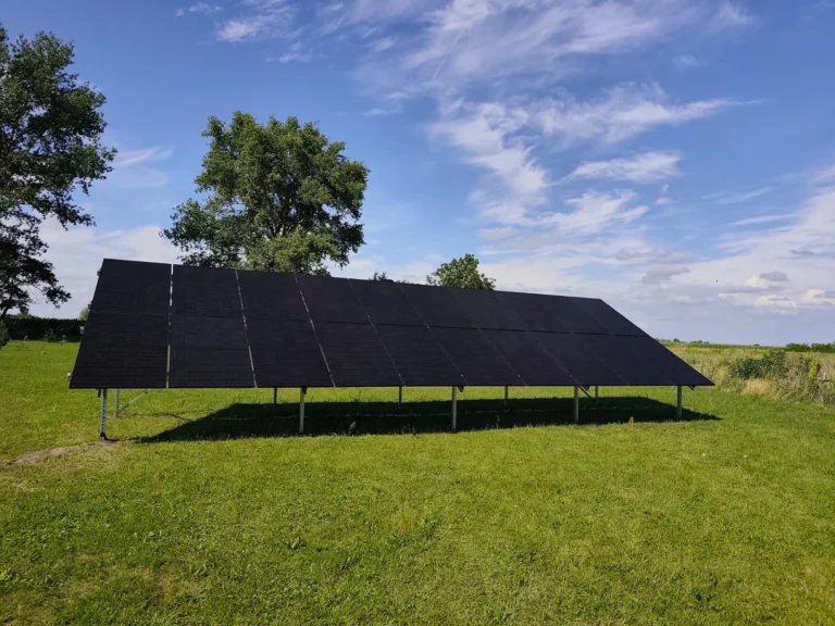 Instalacja gruntowa 20 paneli fotowoltaicznych 10.20 kW – Słońsko, Staleo Energy