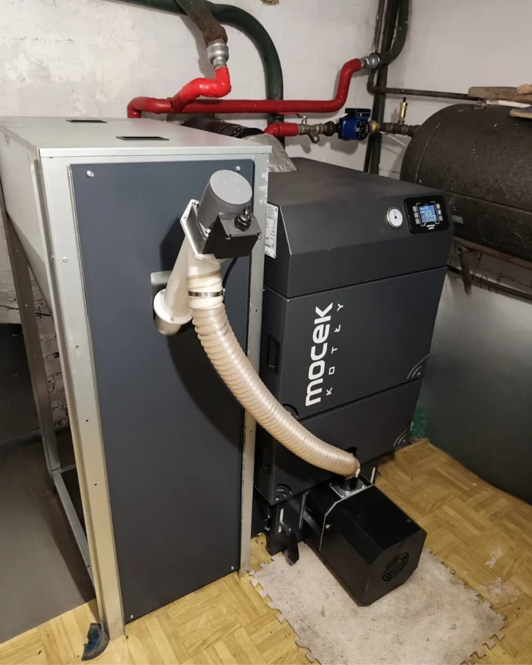 Montaż automatycznego palnika na pellet z podajnikiem – Staleo Energy